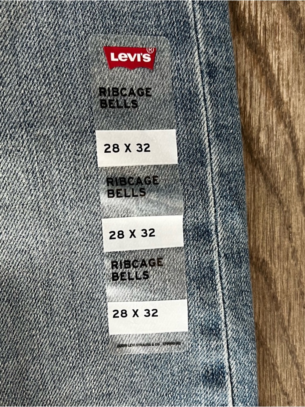 LEVI’S NWT Ribcage Bell Leg High Rise Denim Jeans Size 28 - Picture 9 of 13